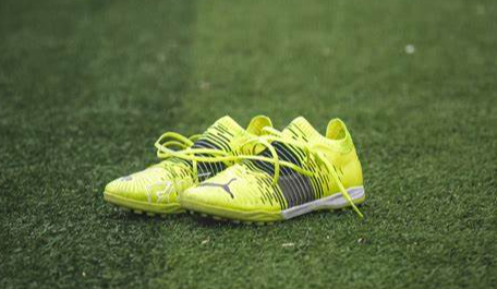 PUMA Future Z Football Shoe Review: How Adaptive FUSIONFIT+ Straps Change the Way You Control the Ball?